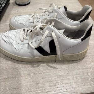 Veja Men's White and Black Casual Sneakers